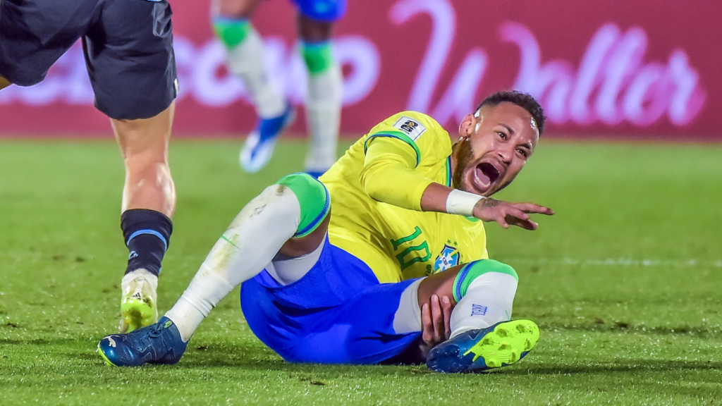 Lesão na coluna do jogador Neymar é mais comum do que você pensa